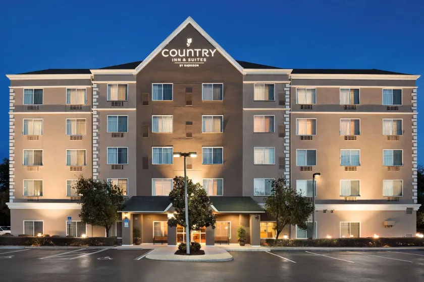 Country Inn & Suites by Radisson, Ocala Southwest - Image 1