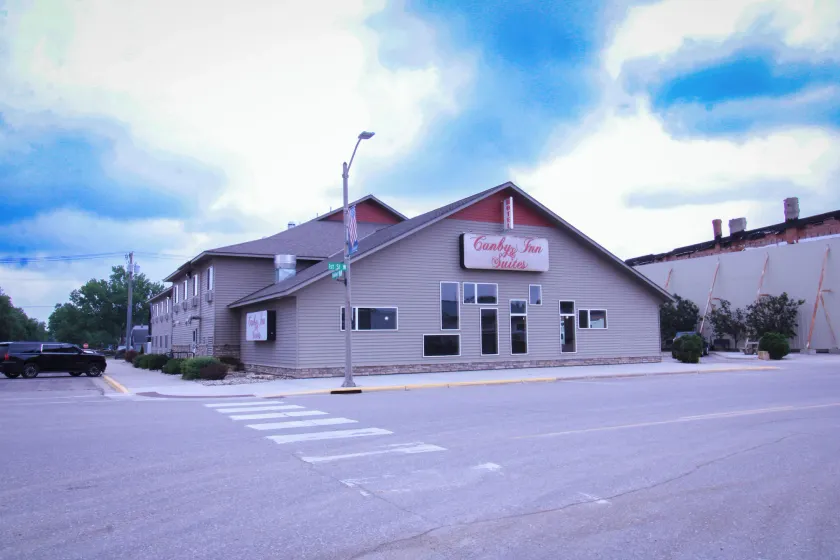 Canby Inn and Suites - Image 1