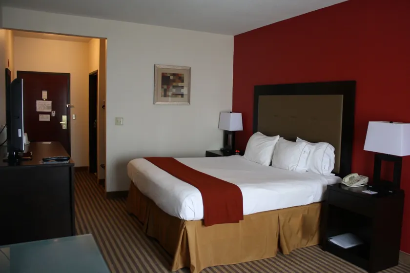 Holiday Inn Express Hotel & Suites Livingston by IHG - Image 1