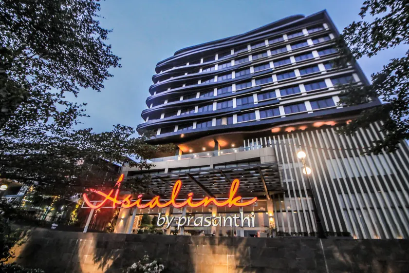 Asialink Hotel Batam by Prasanthi - Image 1