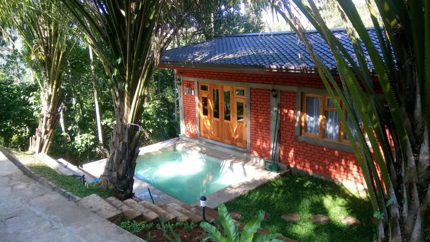 Tea Leaf Retreat - Image 1