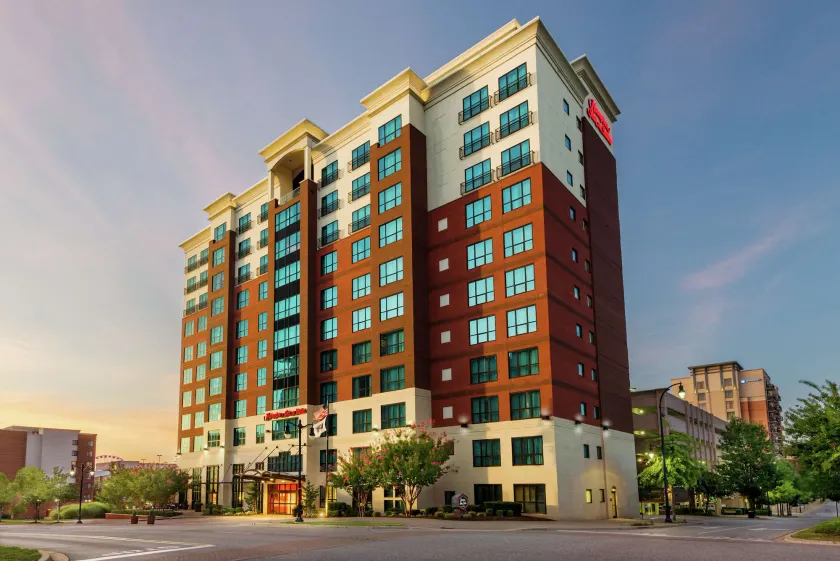 Hampton Inn & Suites National Harbor - Alexandria Area - Image 1