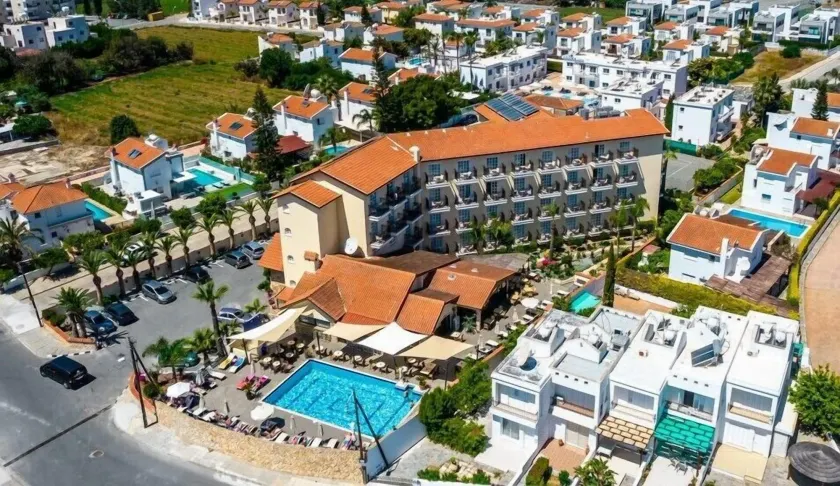 Anais Bay Hotel - Image 1