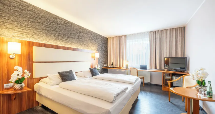 PLAZA INN Zwickau - Image 1