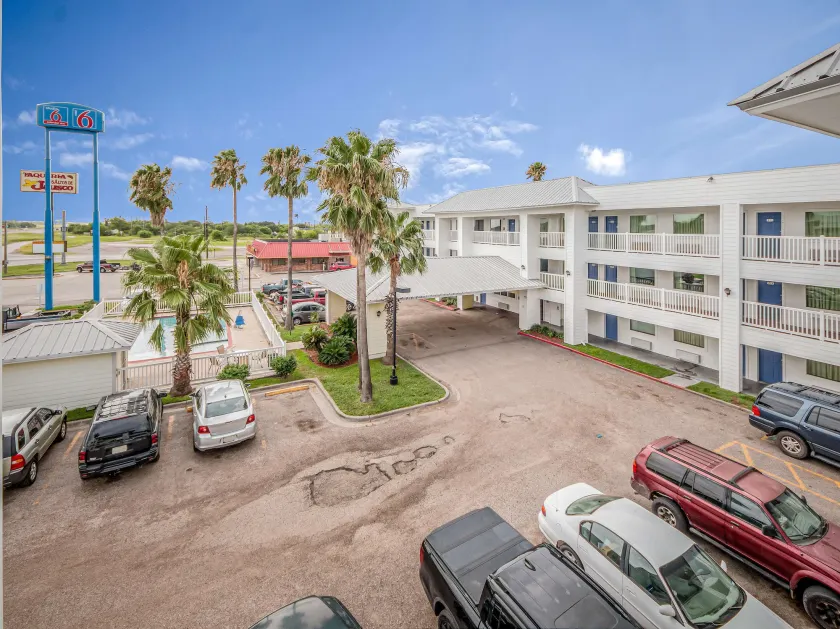 Motel 6 Corpus Christi, TX - North - Image 1