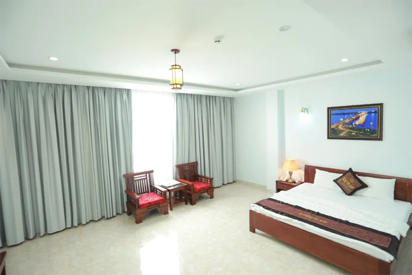 Tan Truong Son Hotel - Image 1