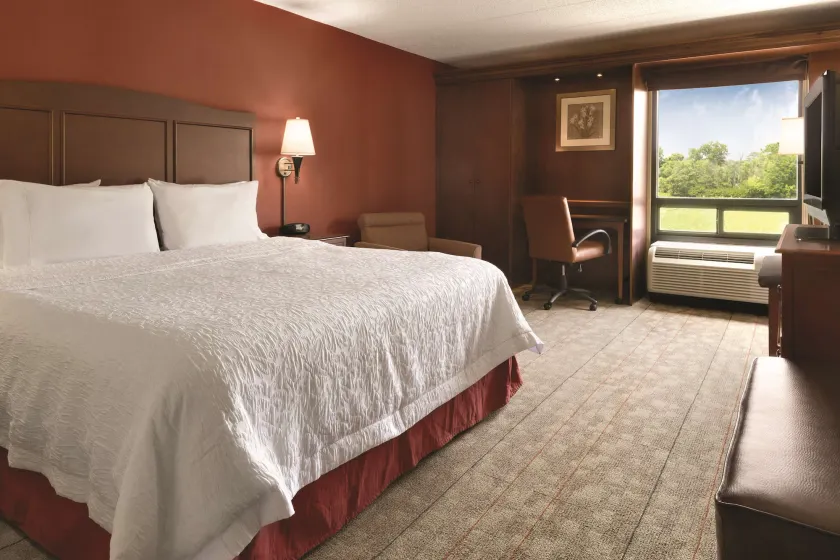 Hampton Inn Cincinnati/Kings Island - Image 1