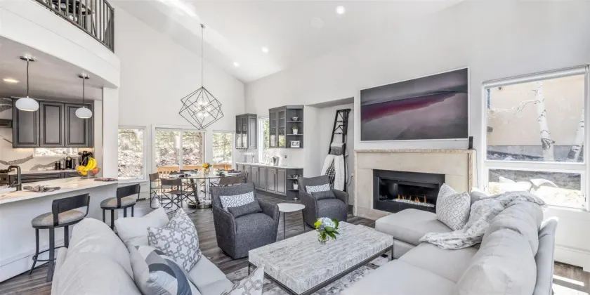 4 Bedroom Luxury Home in East Vail - Image 1