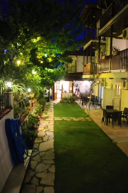 Santo Akyaka Home - Interior entrance