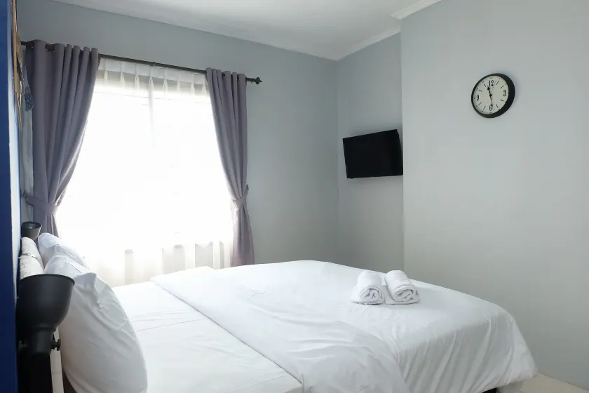 Exclusive 3BR Sea View at Marina Ancol Apartment By Travelio - Image 1
