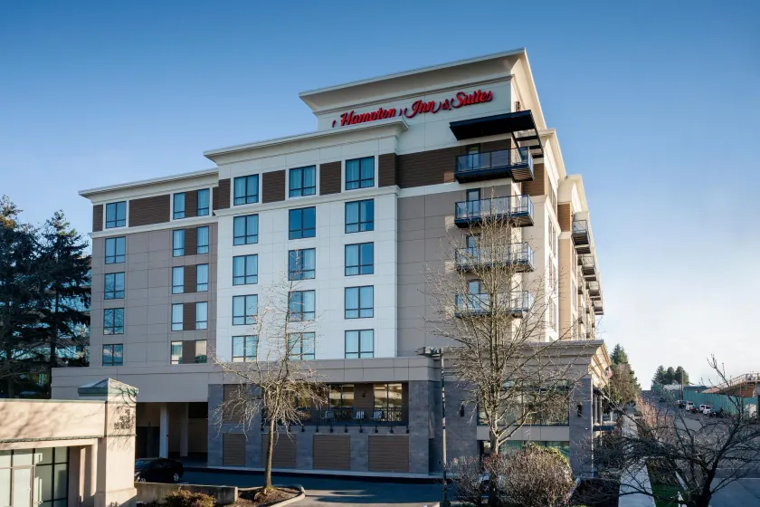 Hampton Inn & Suites by Hilton Seattle/Northgate - Image 1