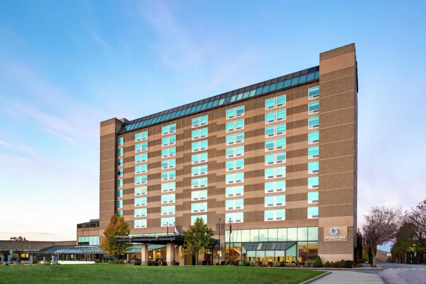 DoubleTree by Hilton Manchester Downtown - Image 1