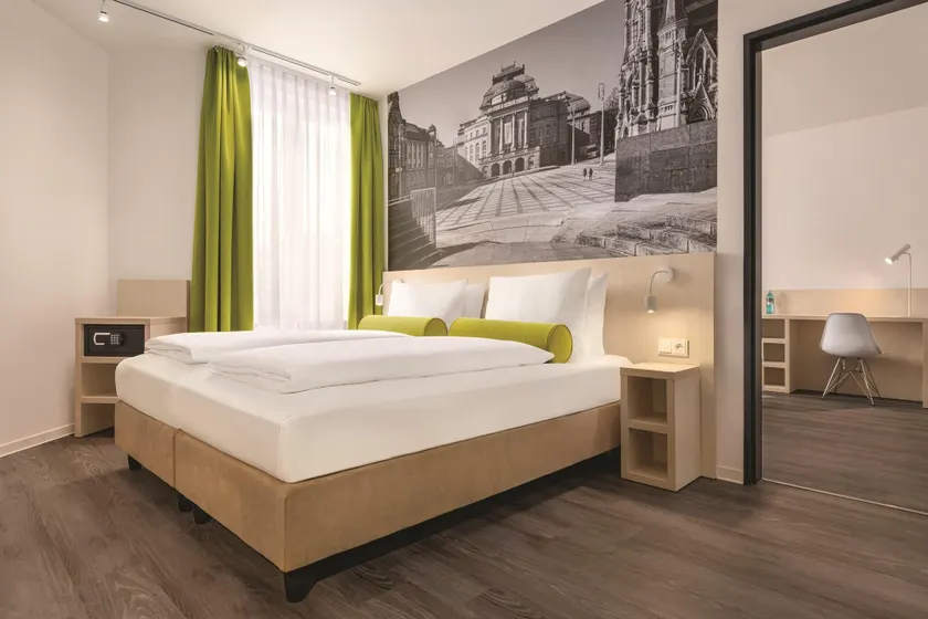 Super 8 by Wyndham Chemnitz - Image 1