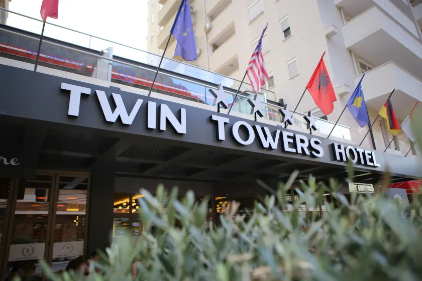 Twin Towers Hotel - Image 1