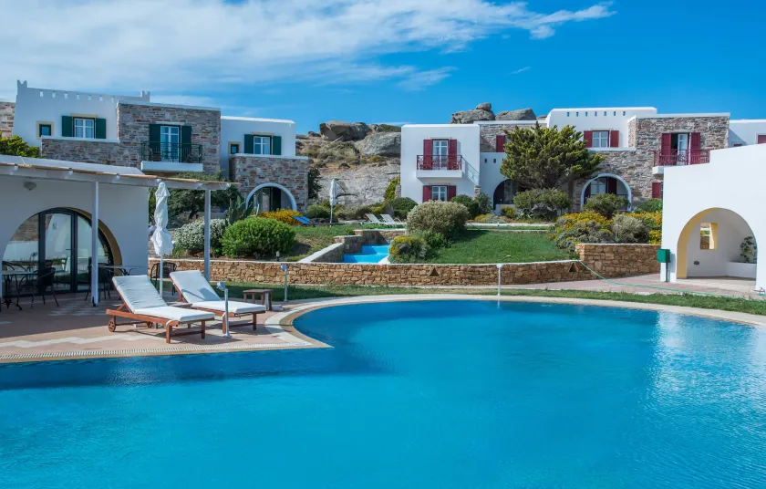 Naxos Palace Hotel - Image 1