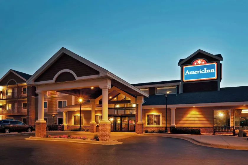 AmericInn by Wyndham Chanhassen - Image 1