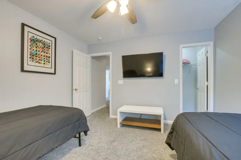 Raleigh Home w/ Modern Adjustable Sleeping System - Interior