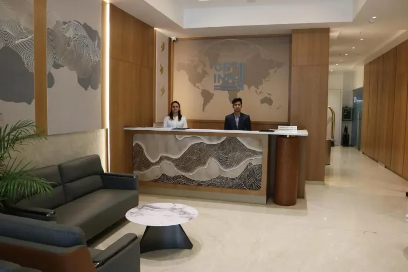 Get Inn - Hotel, VIP Road, Vesu - Hall