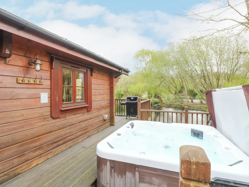 Kingfisher Lodge - Image 1