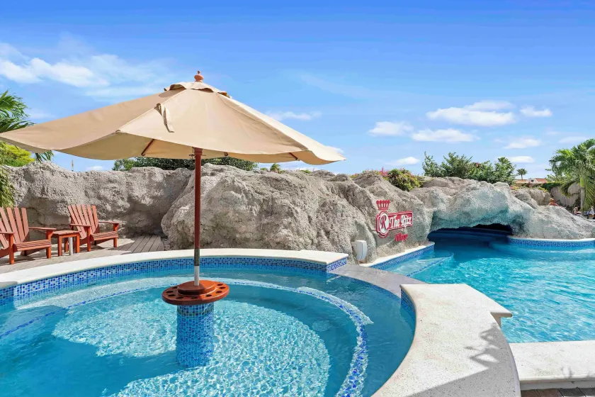The Ritz Hostel - Image 1