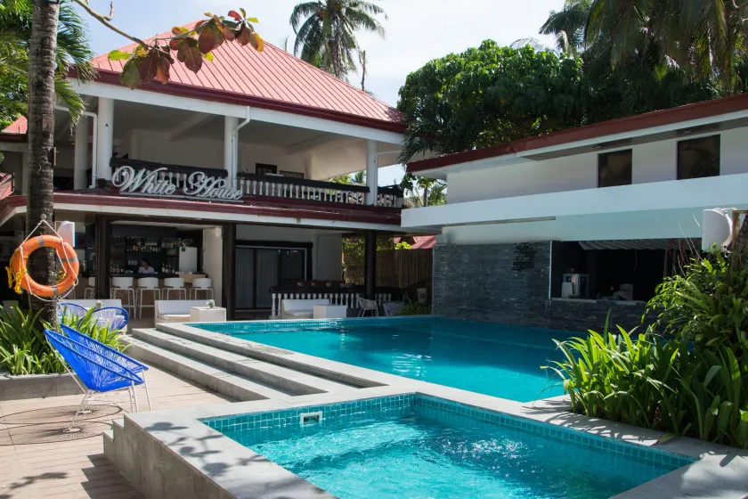 White House Beach Resort - Image 1