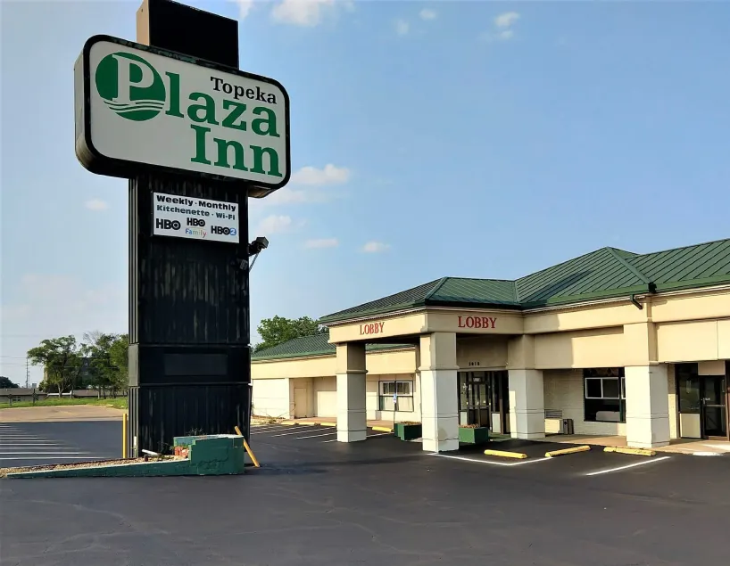 Plaza Inn - Image 1