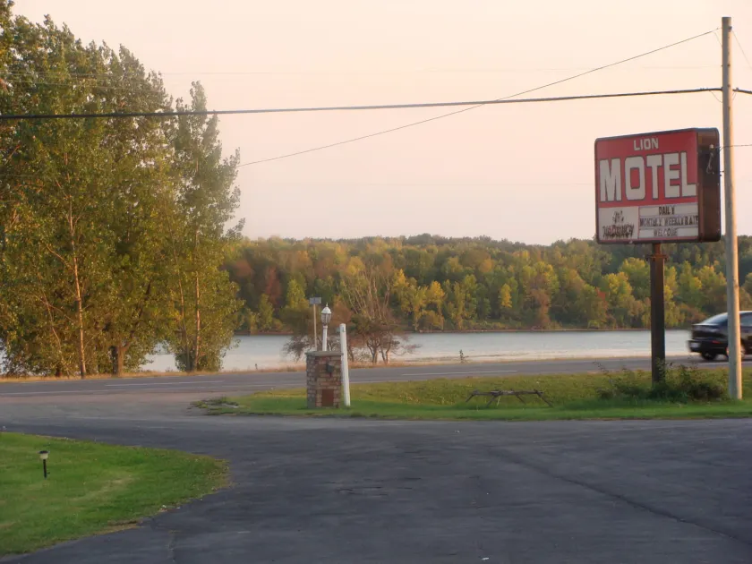 Lion Motel - Image 1