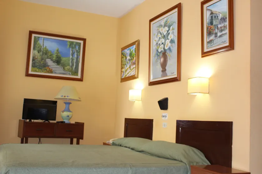 Hotel Olympia - Image 1