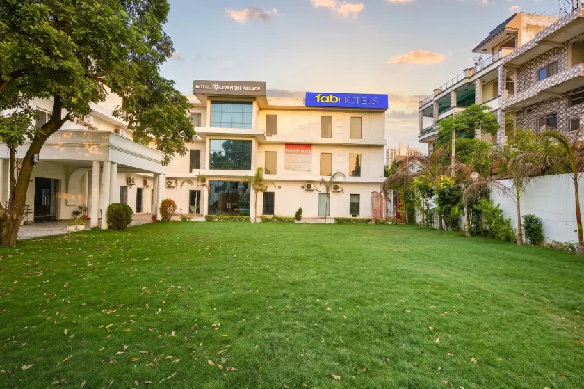 Fabhotel Rajvanshi Palace - Image 1
