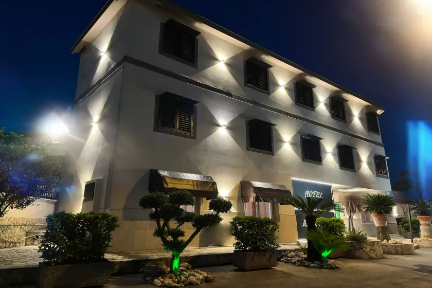 Hotel Martini - Image 1