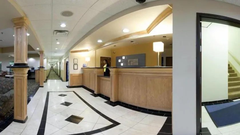 Holiday Inn Express & Suites - El Dorado by IHG - Lobby