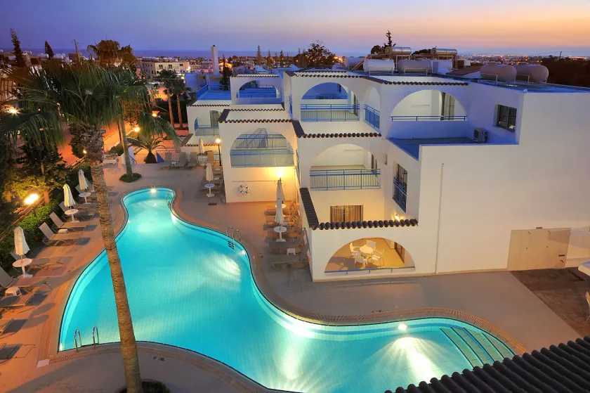 Petrosana Hotel Apartments - Image 1