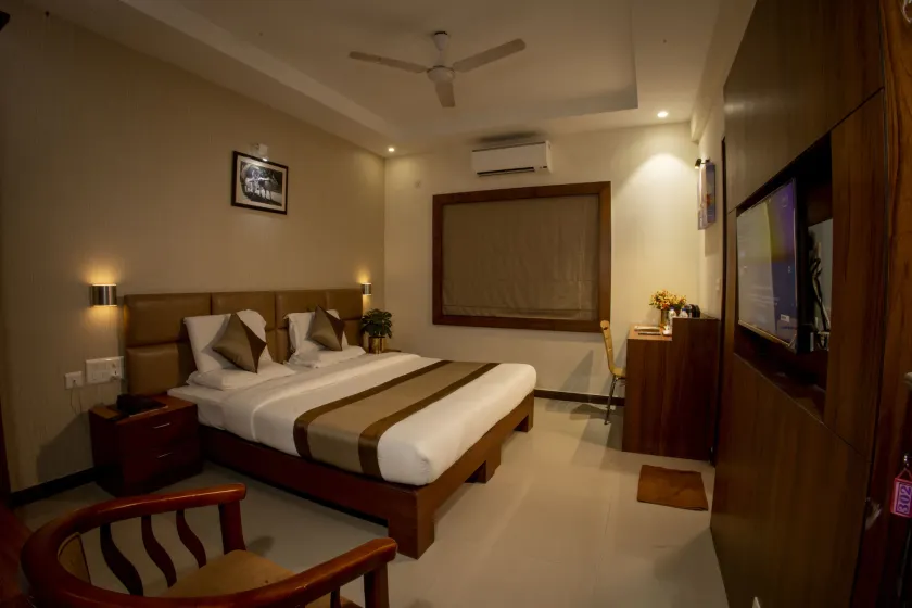 Metro Plaza Hotel by RAK Rooms, Mangaluru - Image 1