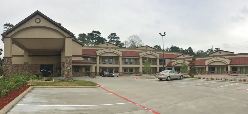 Scottish Inn & Suites - Conroe - Image 1