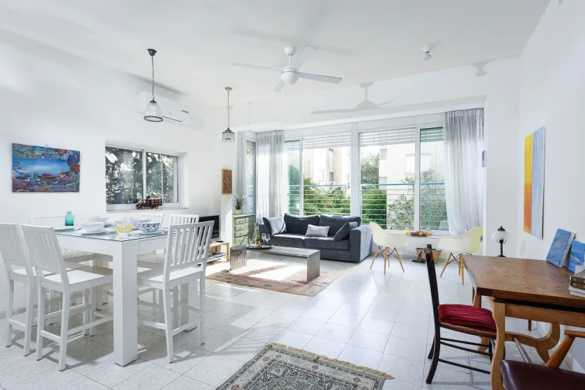 Tranquil Garden Retreat by Sea N Rent - Image 1