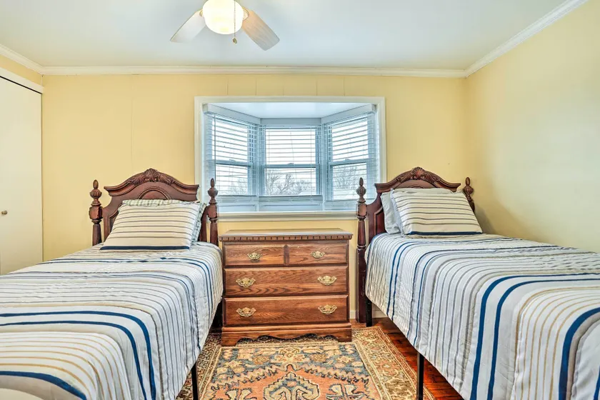 Family Vacation Rental: 18 Mi to Philadelphia - Interiör
