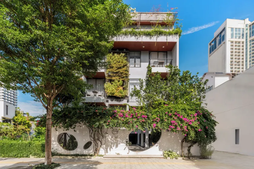 Sanayen Villa & Residences - Image 1