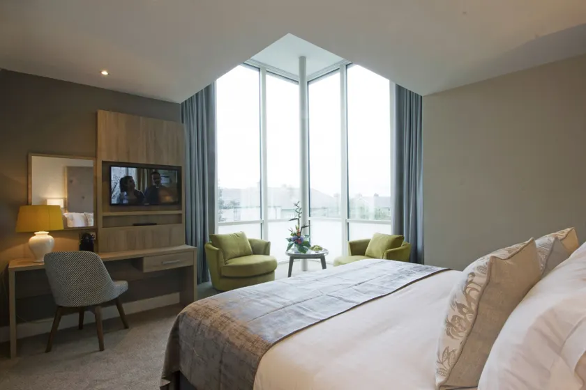 Gleesons Townhouse Booterstown - Image 1