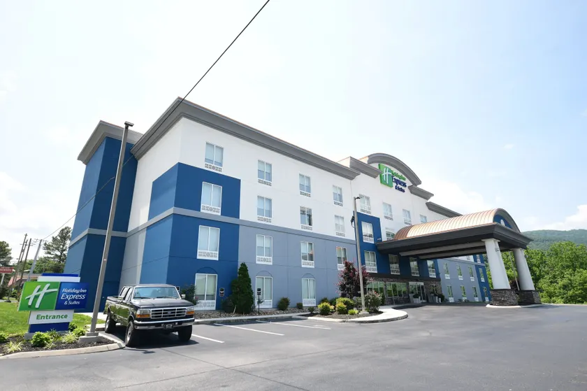 Holiday Inn Express & Suites Caryville by IHG - Image 1