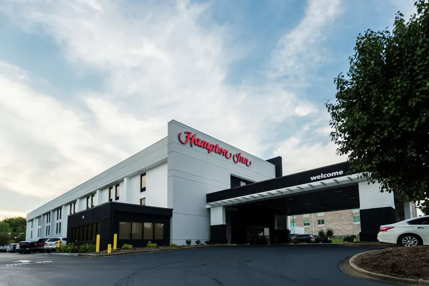 Hampton Inn Somerset - Image 1