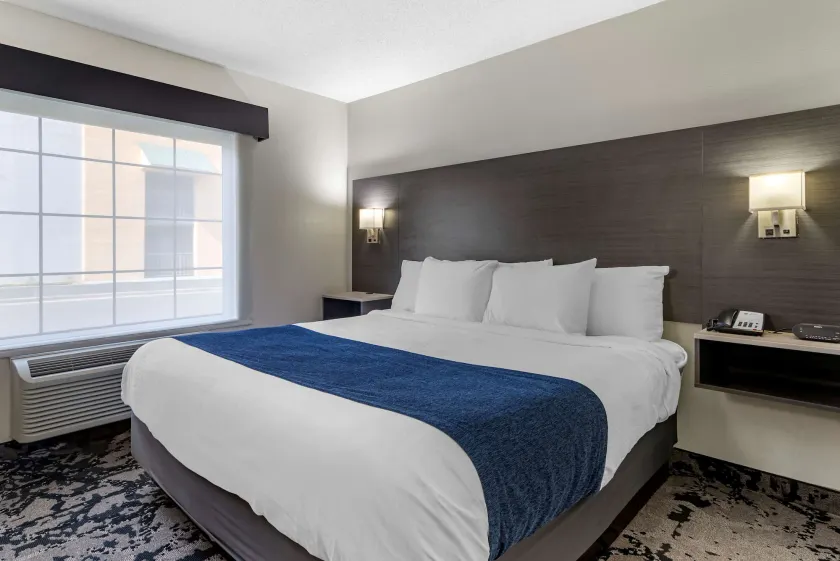 Best Western Allatoona Inn & Suites - Image 1