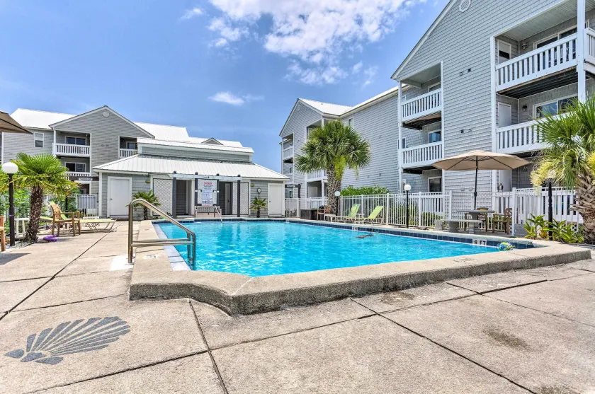 Fort Walton Beach Condo: Walk to Local Beach! - Intérieur