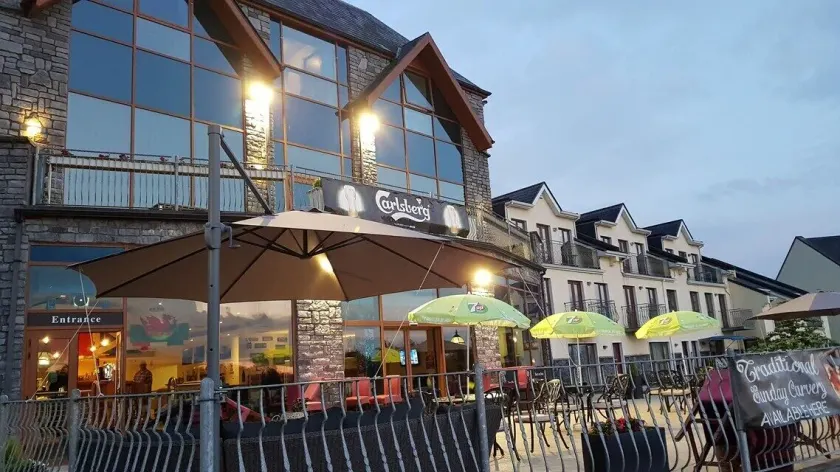 Leitrim Marina Hotel - Image 1