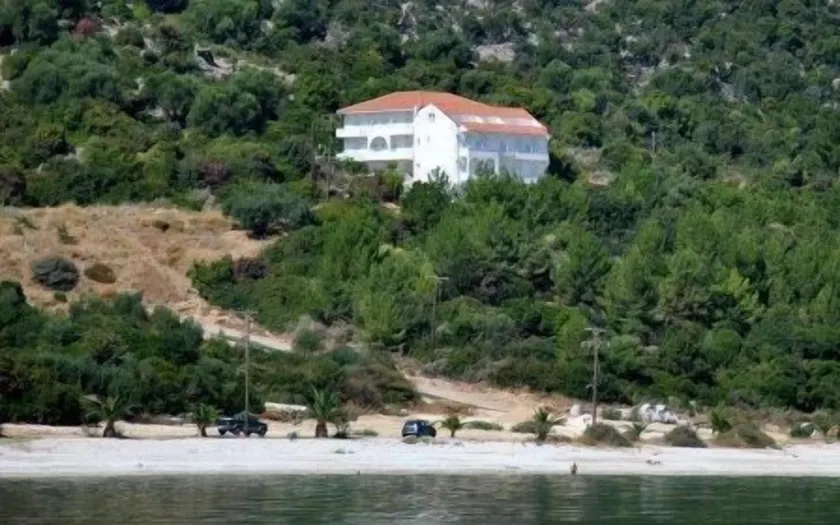Filoxenia Hotel & Apartments - Image 1