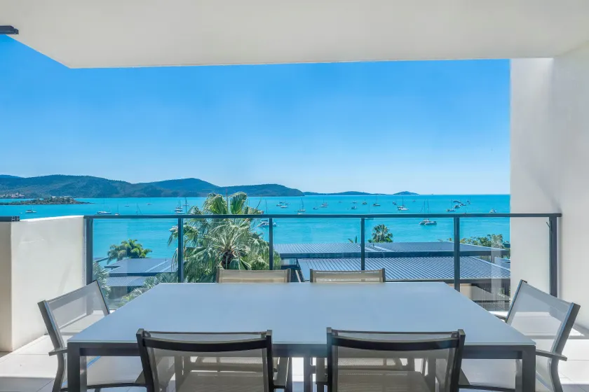 Executive on Whisper Bay - Cannonvale - Image 1