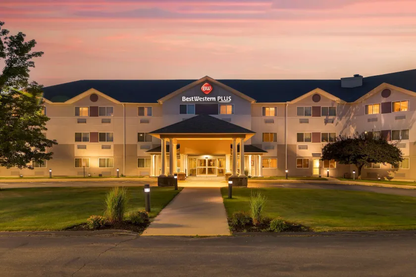 Best Western PLUS Executive Court Inn & Conference Center - Image 1