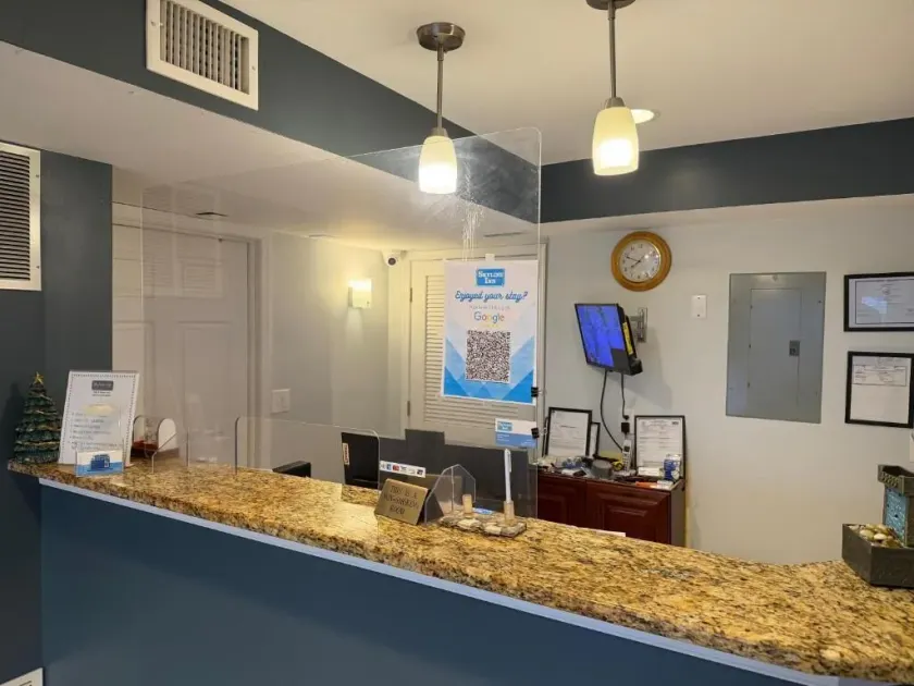 Skyline Inn - Lobby