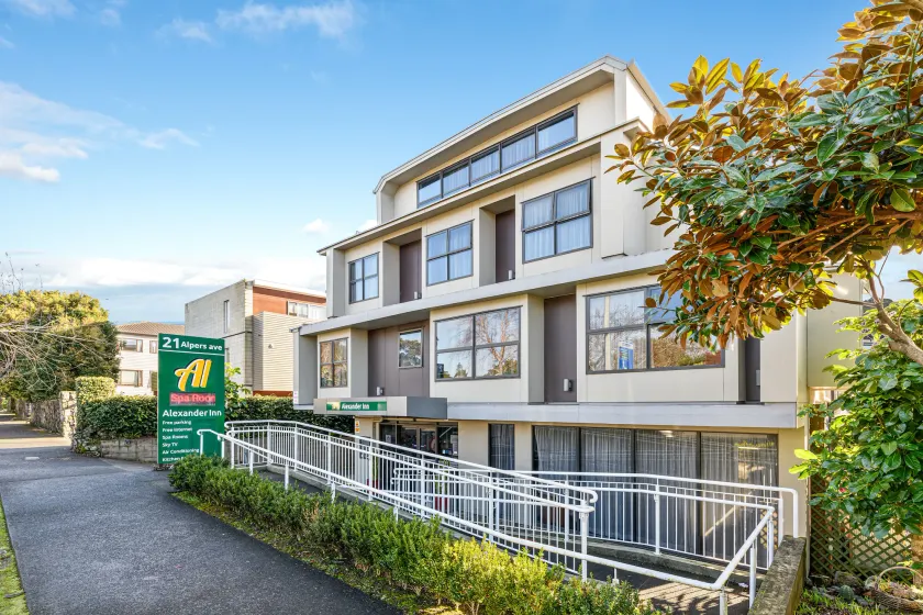 Alexander Inn - Image 1