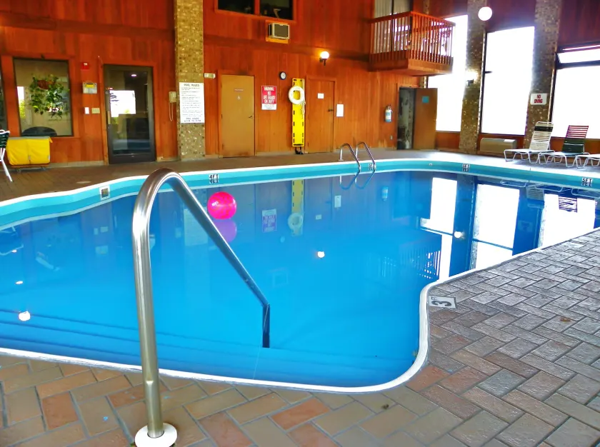 Royalton Inn & Suites - Image 1