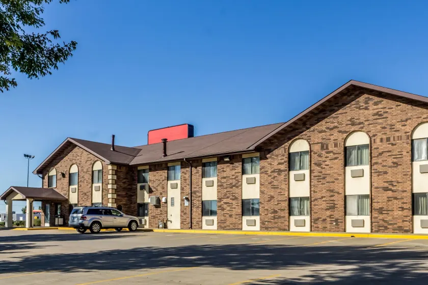 Econo Lodge Sioux Falls North - Image 1